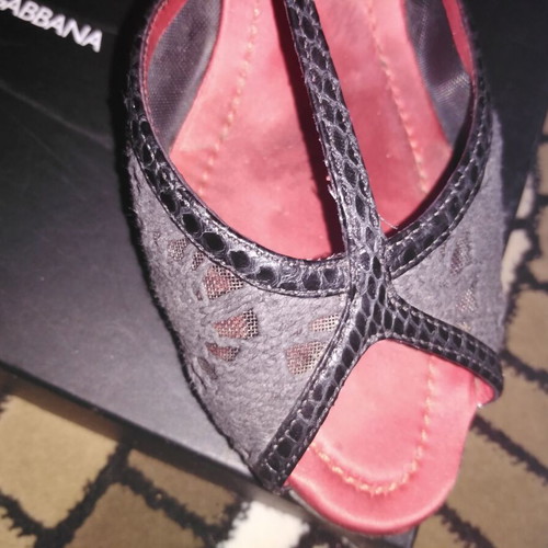 Πέδιλα Dolce Gabbana σαν καινούργια, δέρμα φίδι με κόκκινο πάτο, τακούνι 9 πόντοι