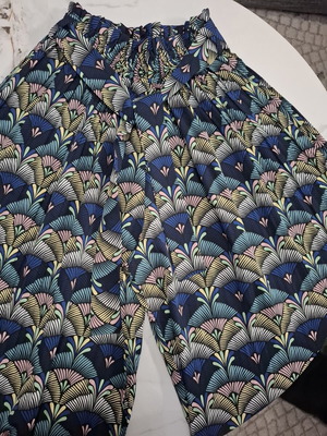 Airisa Pleated Culottes with Abstract Print like new, medium/large