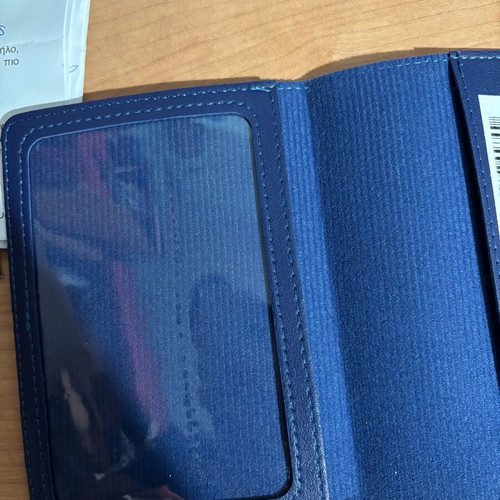 Passport holder like new in excellent condition