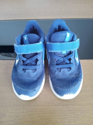 Nike athletic shoes size 26 used, blue