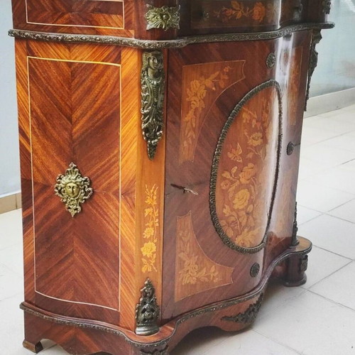 Baroque Bayou with Marble Top, Marquetry and Brass Details like new