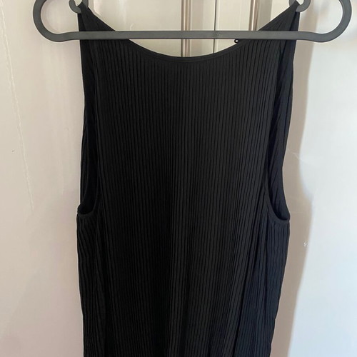 Massimo Dutti black top like new, size small, pleated design