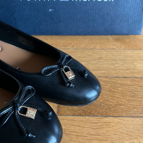 Tommy Hilfiger ballet flats new, size 37, black