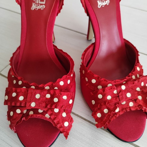 JLo Jennifer Lopez Heels like new, size 38, red and white polka dot