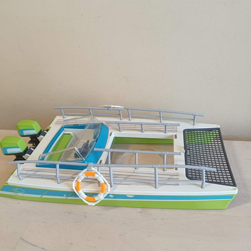 Playmobil catamaran used with panoramic window for water play