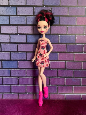 Draculaura Monster High G2 doll
