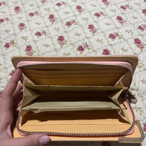 Pink wallet used, like new
