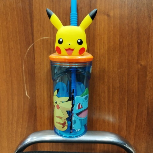 Pokémon water bottle with 3D lid and new straw