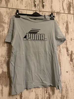 Puma Graphic Logo T-Shirt Light Blue size L like new