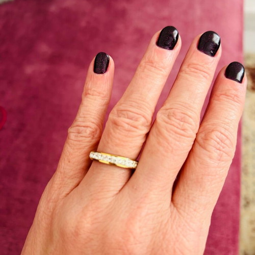 Ring type vera with stones like zircon new