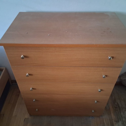 Chest of drawers like new, melamine