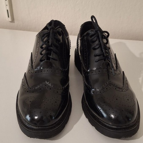Oxford shoes GoGo Shoes like new, black, brogue style, size 38