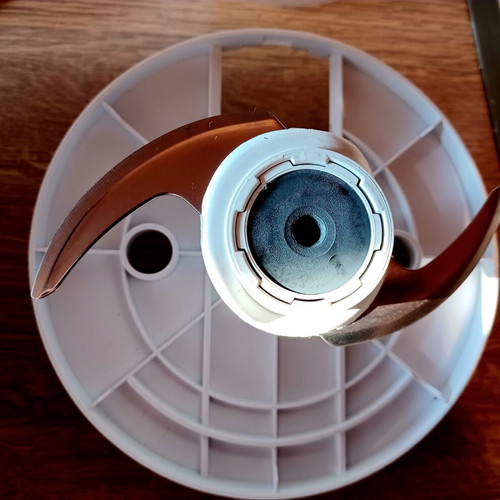 Winson food processor used with single cutting blade