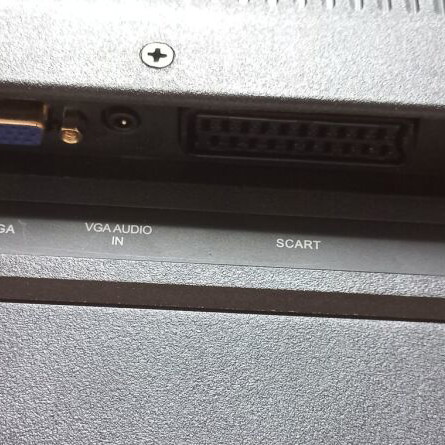 Arielli 32 inches LED TV and computer monitor like new