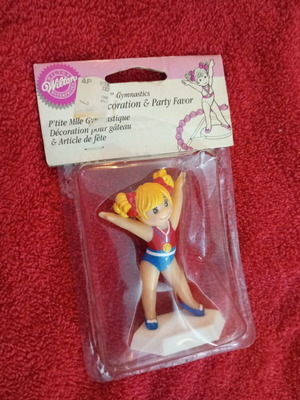 Cake figure like new with base