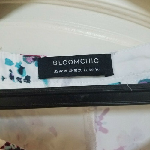 Bloomchic Satin Top XL like new, airy and light