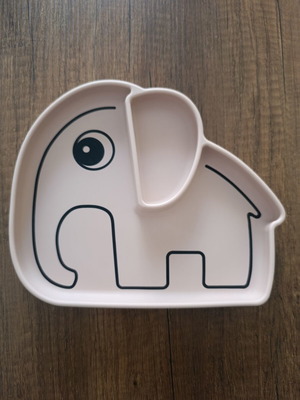 Done by Deer and Peekabu baby plate set with suction