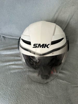 Κράνος μηχανής SMK μεταχειρισμένο, λευκό, μέγεθος medium
