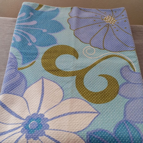 Vintage floral pique blanket