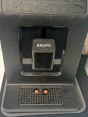 Krups Espresso Coffee Maker Automatic EA897B Evidence Eco used