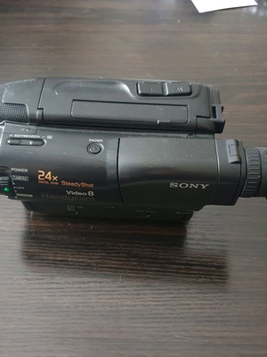 Βιντεοκάμερα Sony VHS μεταχειρισμένη με φορτιστή, 3 μπαταρίες και θήκη