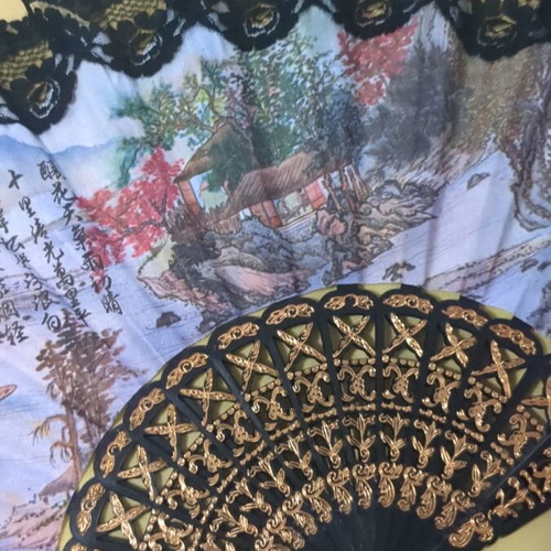 Chinese fan 24 cm lace fabric and plastic like new