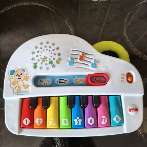Fisher-Price Educational Piano like new, colorful for babies and toddlers