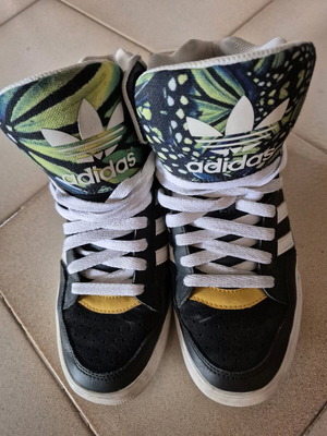 Adidas athletic shoes used, size 38
