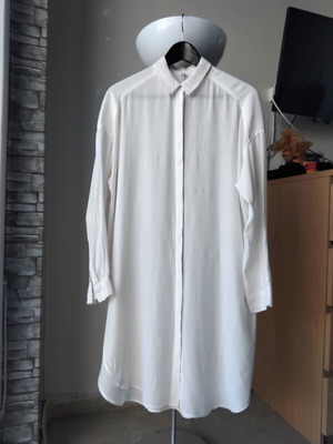 Stradivarius white long slim shirt like new with side slits