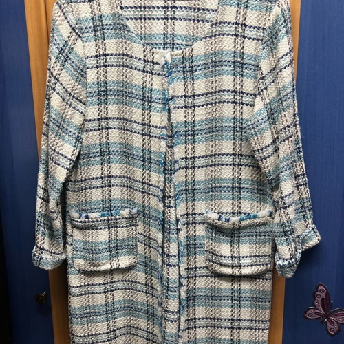 Spring plaid jacket long like new, Italian, size medium