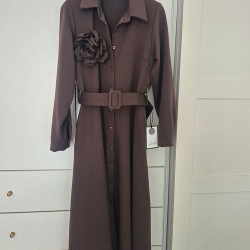 Chocolate dress new with detachable flower brooch