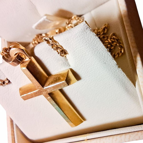 Gold cross 18K like new
