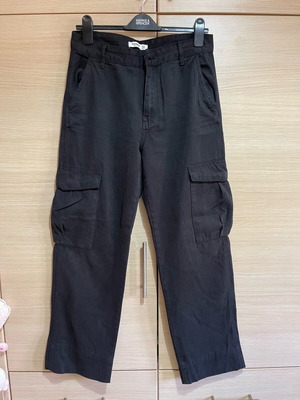 Pull and Bear cargo