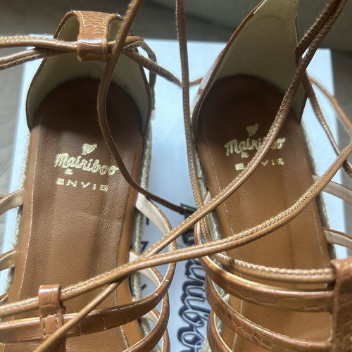 Mairiboo by Envie Shoes women's sandals size 38 new, brown
