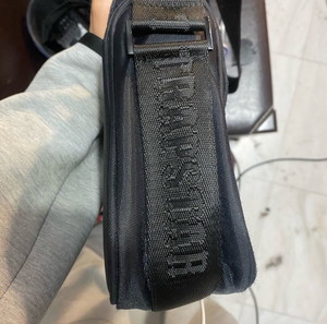 TRAPSTAR Τσαντάκι cond 8,5/10 χρησιμοποιημένο ελάχιστες φορες