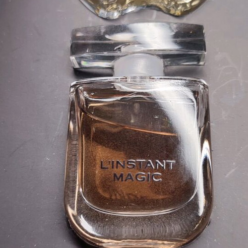 Guerlain mini perfume set like new in velvet case