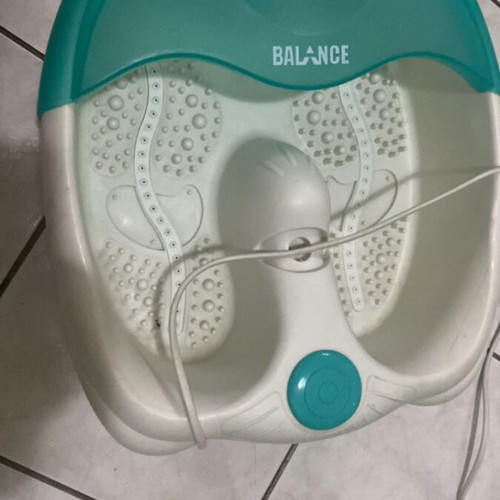 Balance Foot Spa like new with vibration and bubble functions
