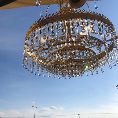 Chandelier ceiling light like new with crystals and 4 bulbs