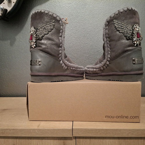 MOU fur boots like new, limited edition, silver, size 37