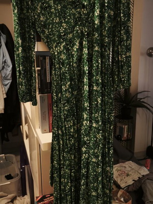 Maxi dress with buttons and belt, like new
