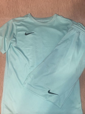 Nike set used, turquoise, XL kids
