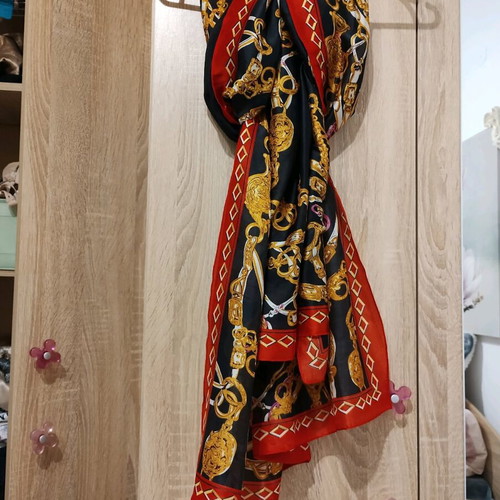 Silk scarf like new, 90/180 cm