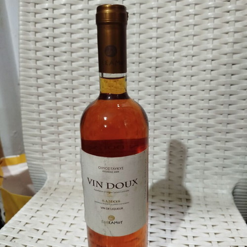 Samos Vin Doux sweet wine 2009 large bottle sealed