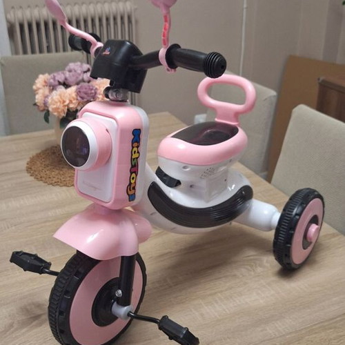Tricycle bike with lights and music
