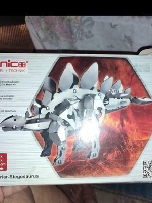 Metal dinosaur kit new for adults and older kids
