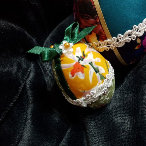 Set of three handmade Easter eggs like new, spring decor