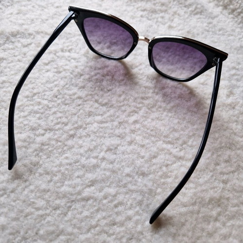 Cateye sunglasses like new, black