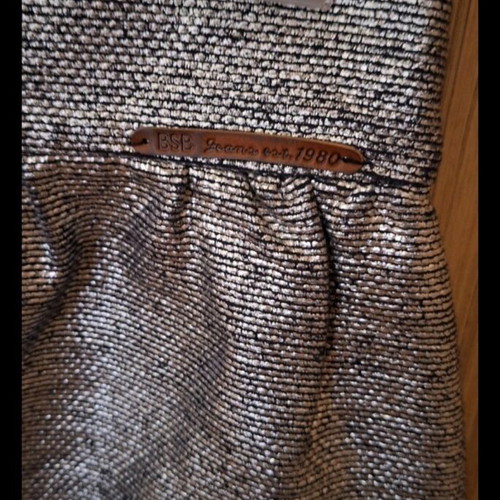 BSB skirt silver with embossed fabric like new, XS