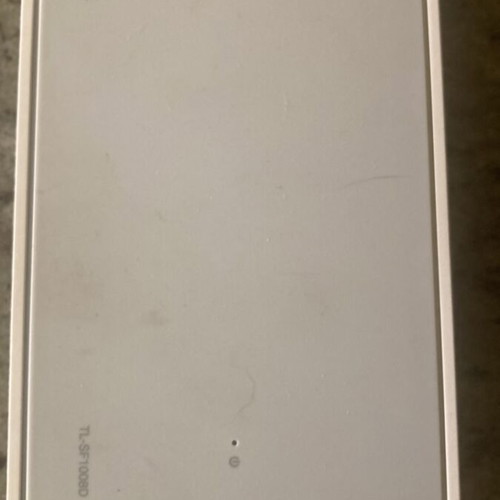 Tp-Link TL-SF-1008D unmanaged switch 8 ports used, set of 2 with charger
