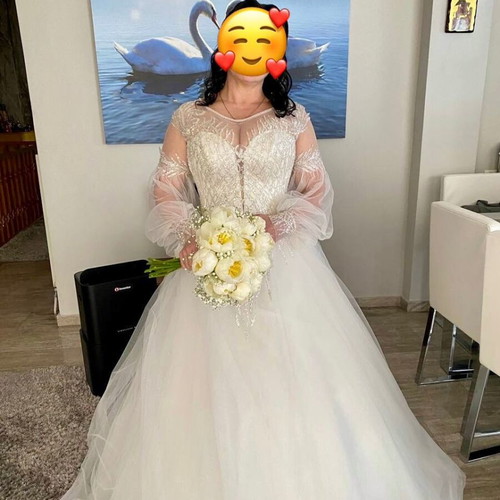 Wedding dress princess style like new, white and beige, sizes M-L